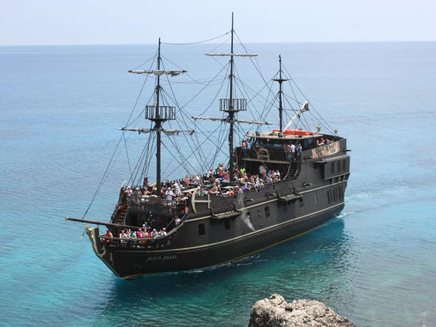 the black pearl boat trip